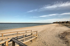 Walk to Beach Long Island Wine Country Home!